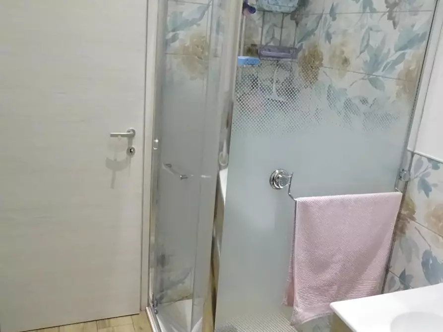 Immagine 19 di Appartamento in vendita  a Campi Bisenzio