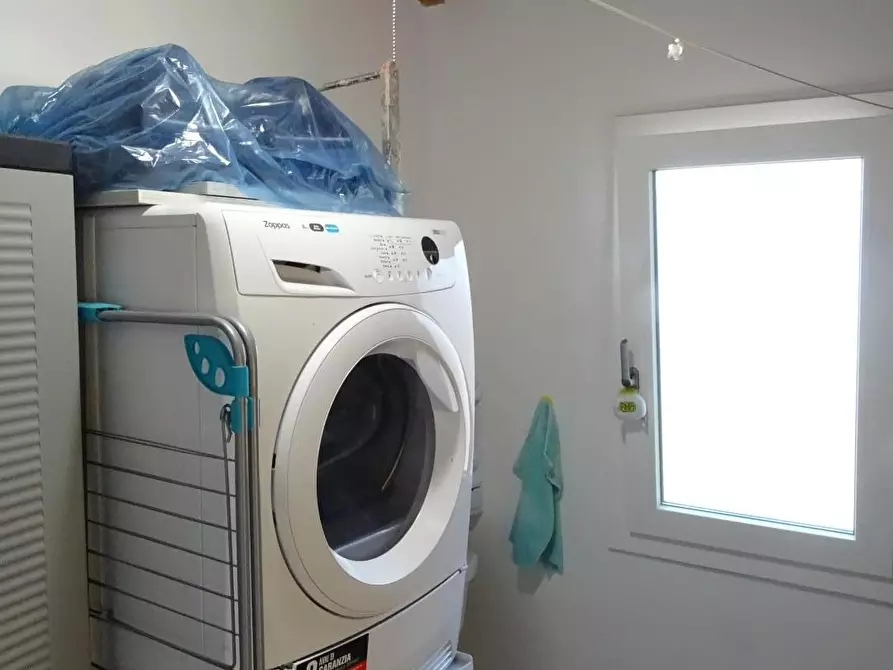 Immagine 26 di Appartamento in vendita  a Campi Bisenzio