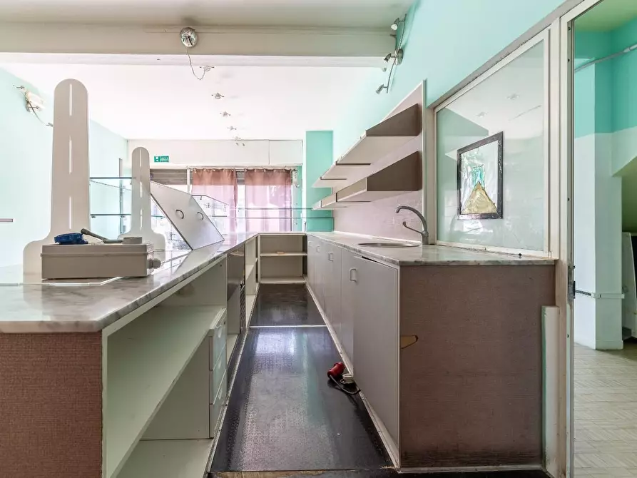 Immagine 1 di Locale commerciale in affitto  a Vinci