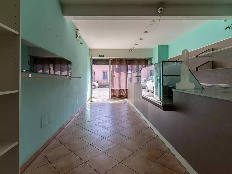 Immagine 4 di Locale commerciale in affitto  a Vinci