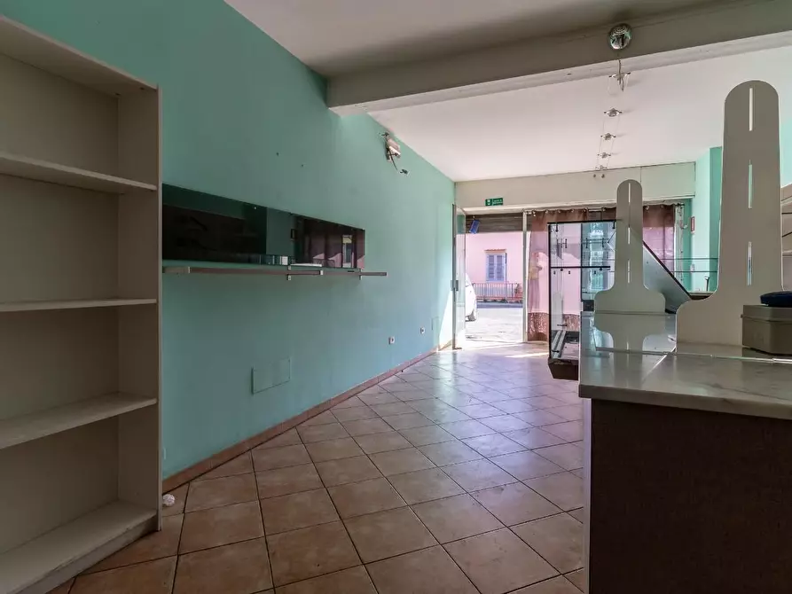 Immagine 3 di Locale commerciale in affitto  a Vinci