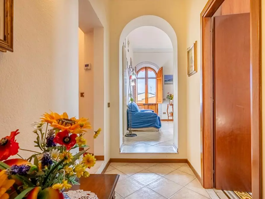 Immagine 8 di Appartamento in vendita  a Cascina