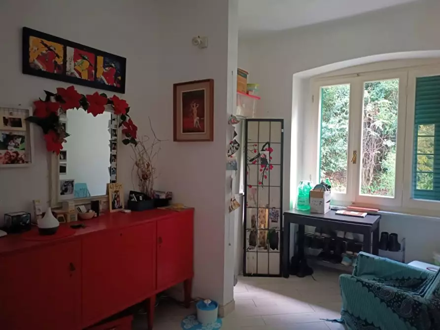 Immagine 1 di Appartamento in vendita  a Montignoso