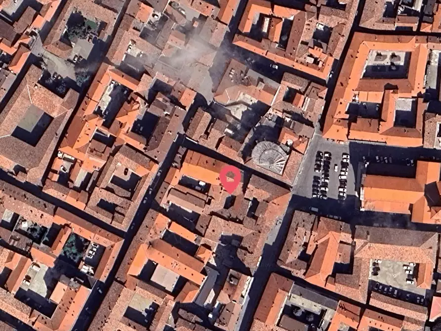 Immagine 1 di Negozio in vendita  a Valenza