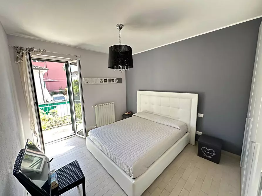 Immagine 62 di Appartamento in vendita  a Ameglia