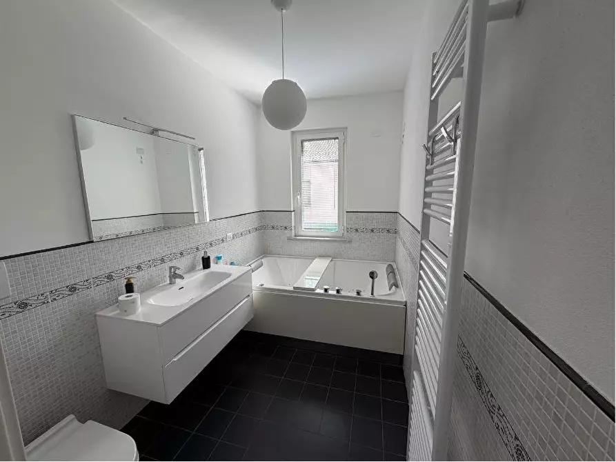 Immagine 44 di Appartamento in vendita  a Ameglia