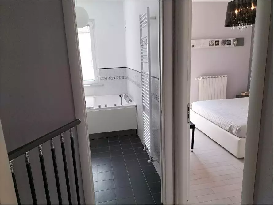 Immagine 8 di Appartamento in vendita  a Ameglia