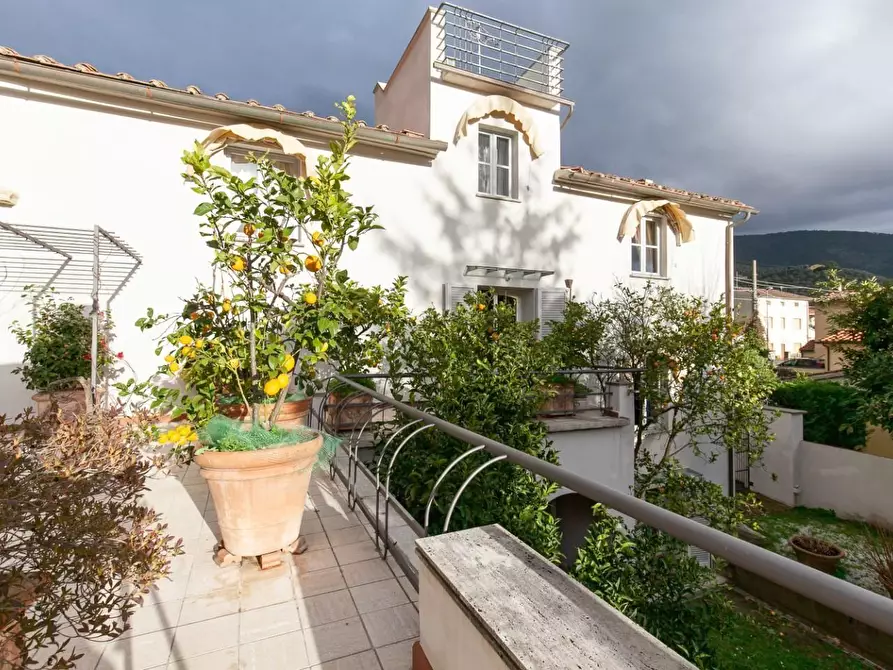 Immagine 4 di Villa in vendita  a San Giuliano Terme