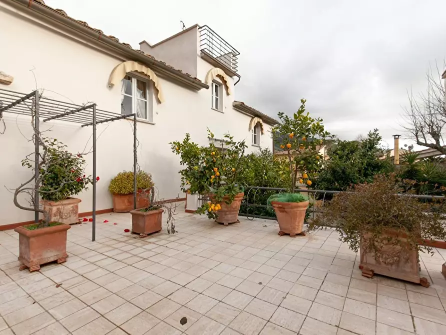 Immagine 9 di Villa in vendita  a San Giuliano Terme