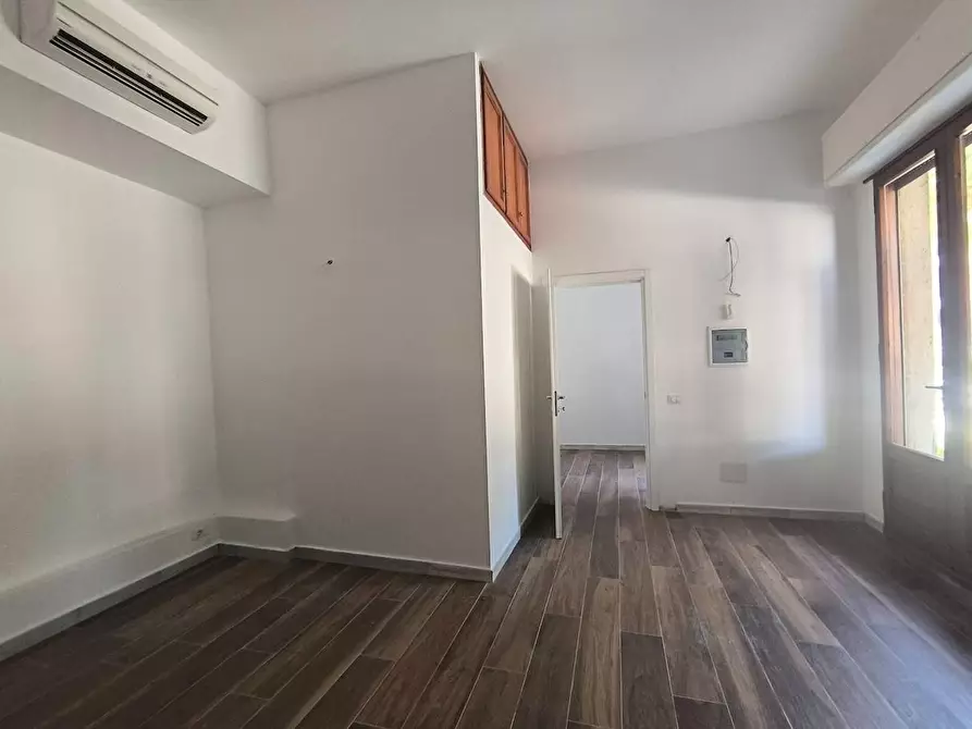 Immagine 10 di Ufficio in affitto  a Pisa