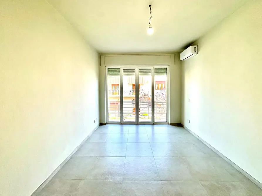 Immagine 8 di Ufficio in affitto  a Lucca