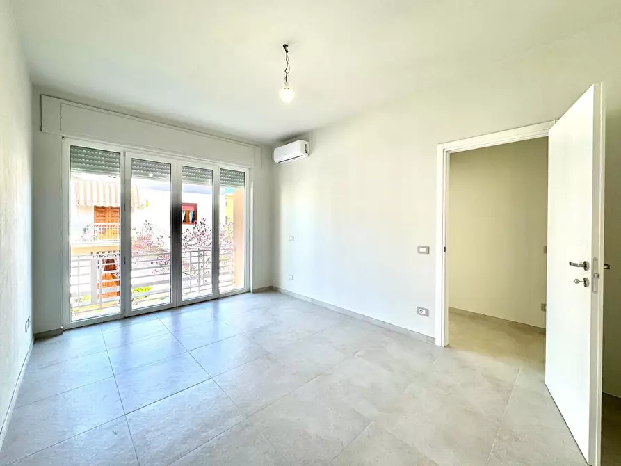 Immagine 7 di Ufficio in affitto  a Lucca