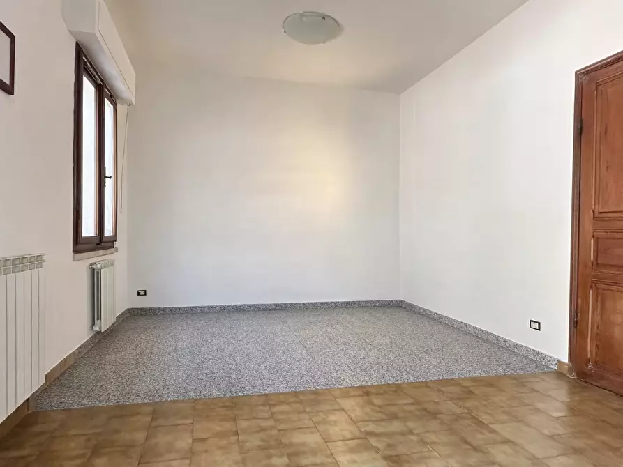 Immagine 21 di Porzione di casa in vendita  a Livorno