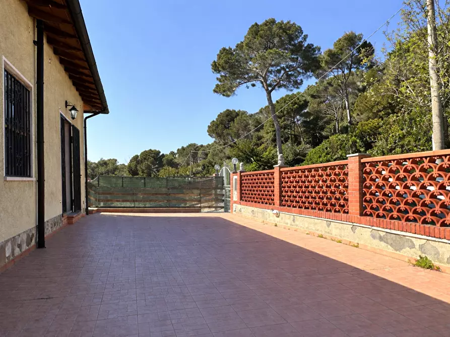 Immagine 30 di Porzione di casa in vendita  a Livorno