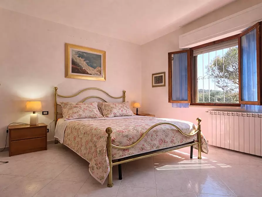 Immagine 26 di Porzione di casa in vendita  a Livorno