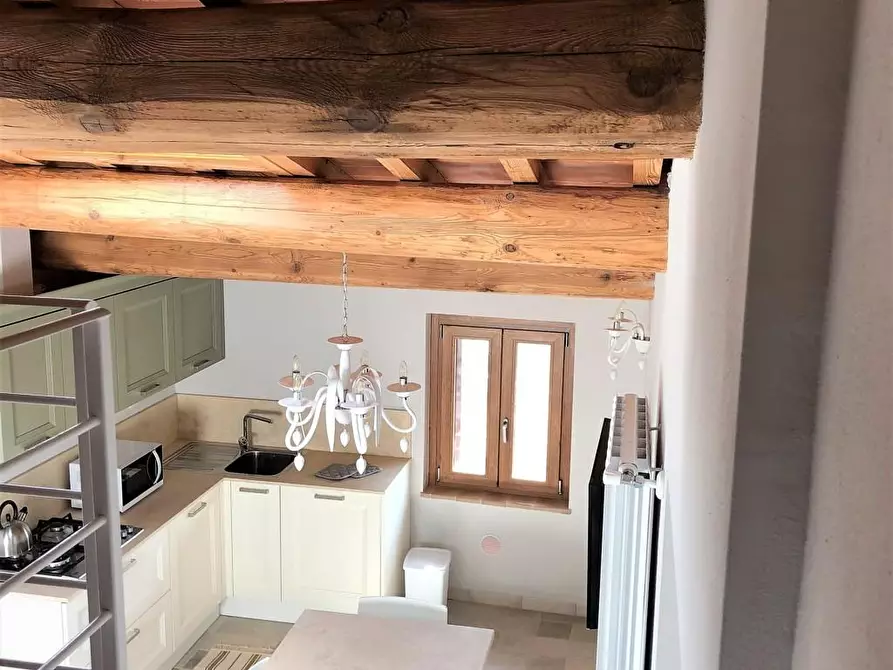 Immagine 1 di Appartamento in affitto  a San Gimignano