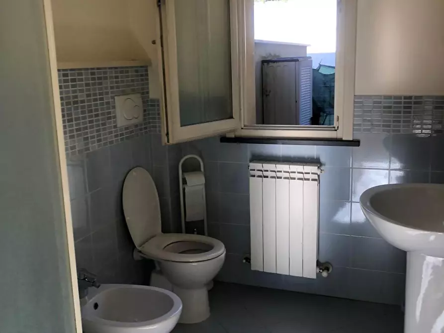 Immagine 8 di Appartamento in vendita  a Lucca