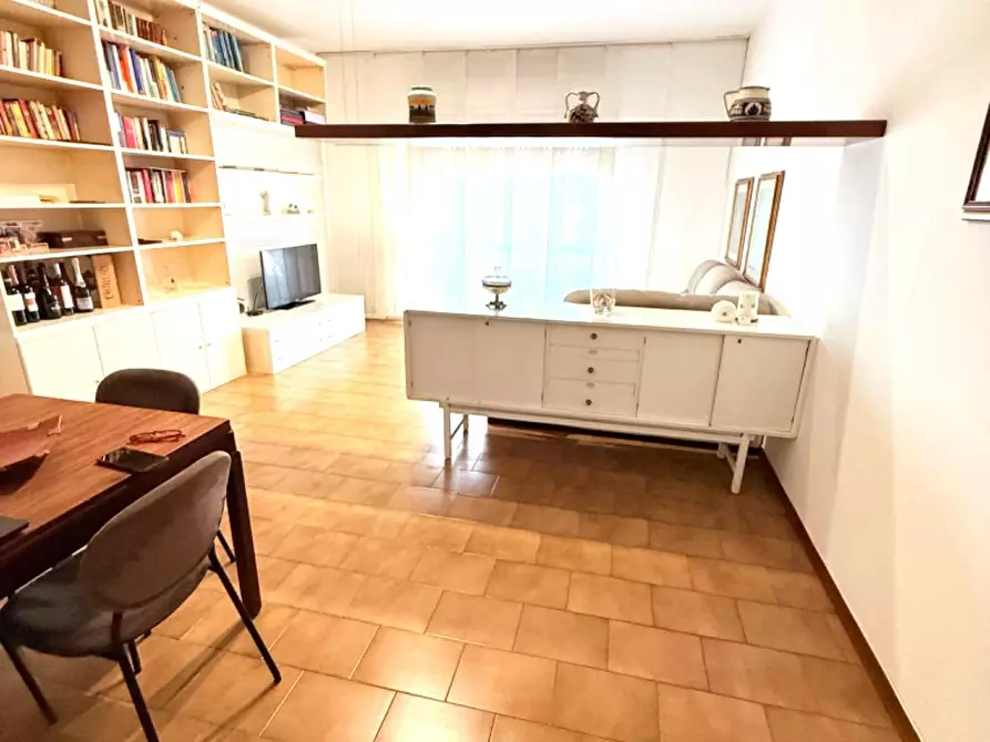 Immagine 8 di Appartamento in vendita  a Massa