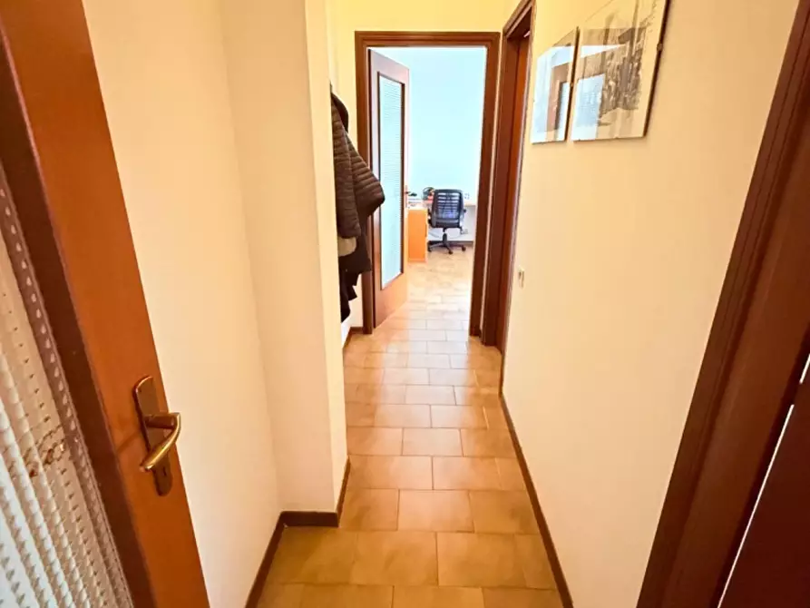 Immagine 19 di Appartamento in vendita  a Massa