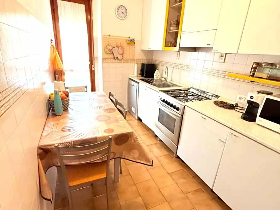 Immagine 14 di Appartamento in vendita  a Massa