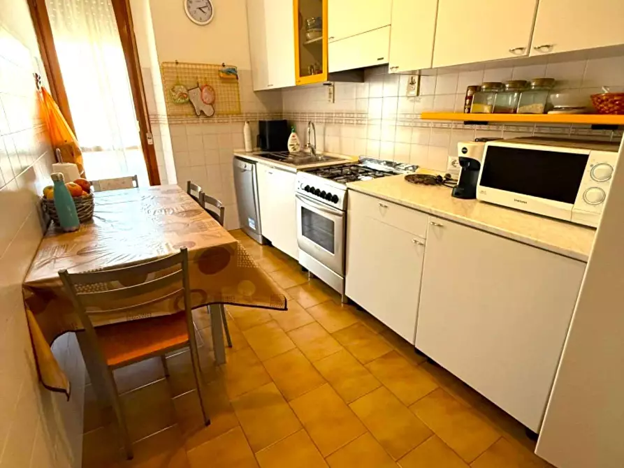 Immagine 10 di Appartamento in vendita  a Massa