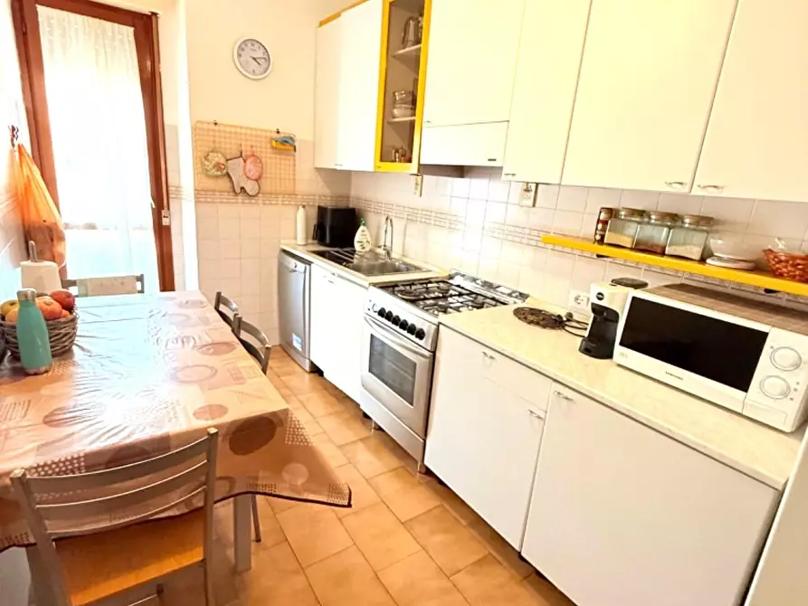 Immagine 15 di Appartamento in vendita  a Massa