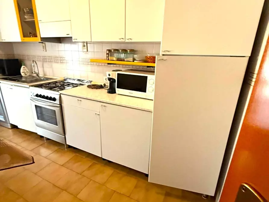 Immagine 11 di Appartamento in vendita  a Massa