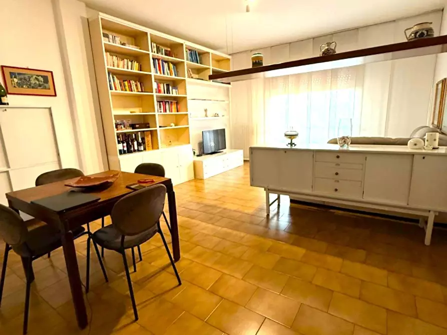 Immagine 9 di Appartamento in vendita  a Massa