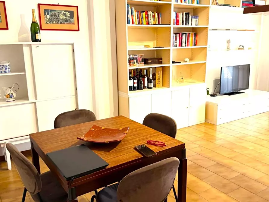 Immagine 6 di Appartamento in vendita  a Massa