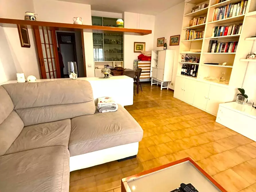 Immagine 4 di Appartamento in vendita  a Massa