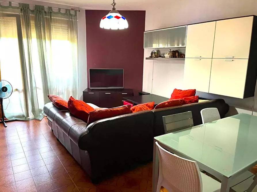 Immagine 2 di Appartamento in vendita  a Massa