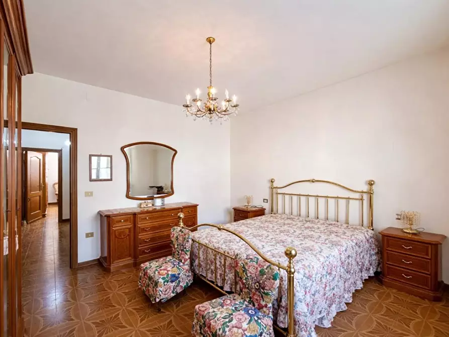 Immagine 27 di Appartamento in vendita  a Montopoli In Val D'arno