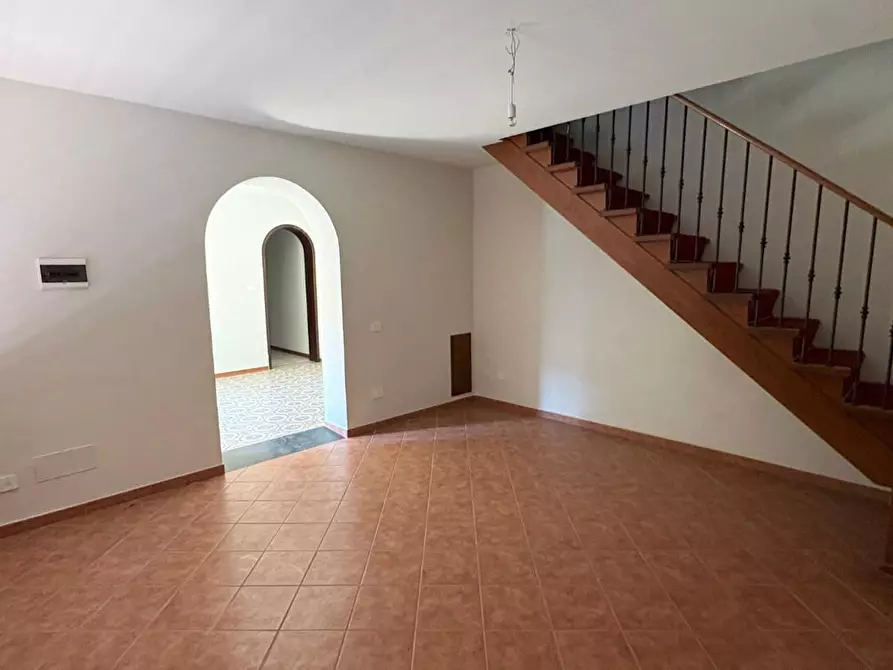 Immagine 15 di Casa indipendente in vendita  a Lucca