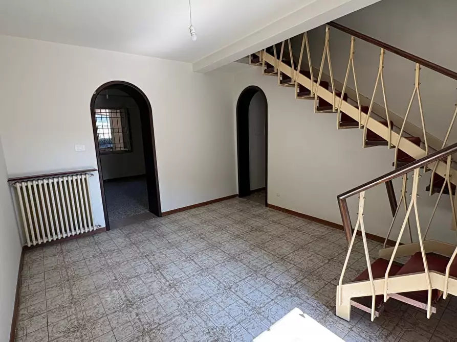 Immagine 4 di Casa indipendente in vendita  a Lucca