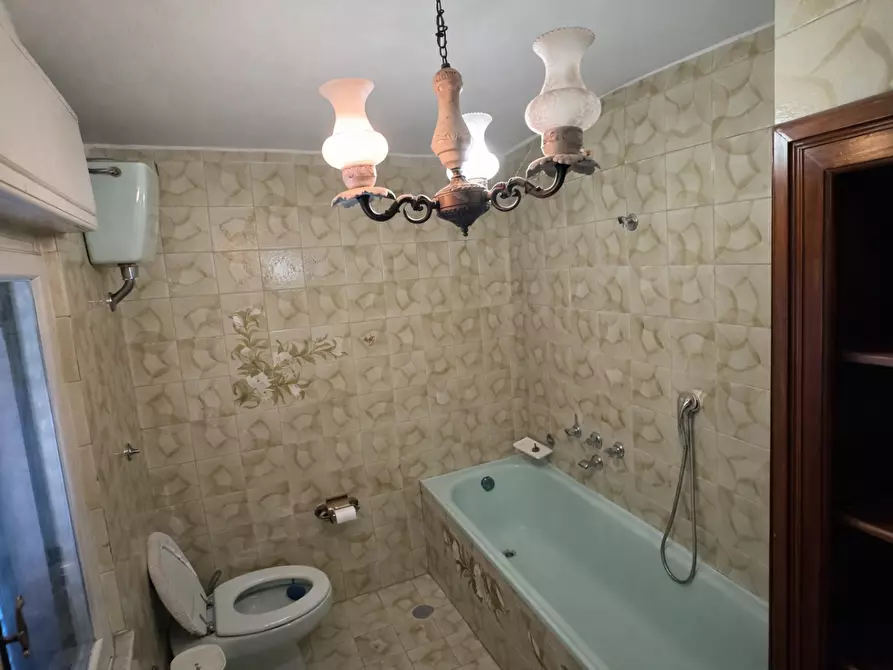 Immagine 27 di Casa indipendente in vendita  a Lucca