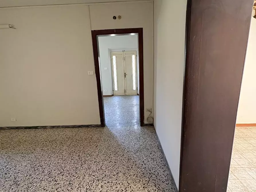 Immagine 13 di Casa indipendente in vendita  a Lucca