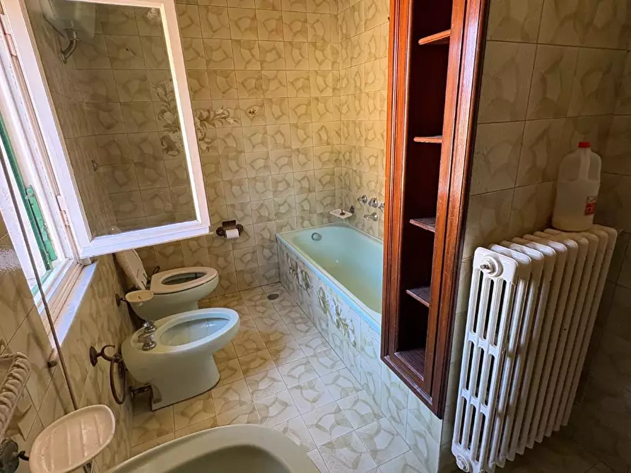 Immagine 26 di Casa indipendente in vendita  a Lucca