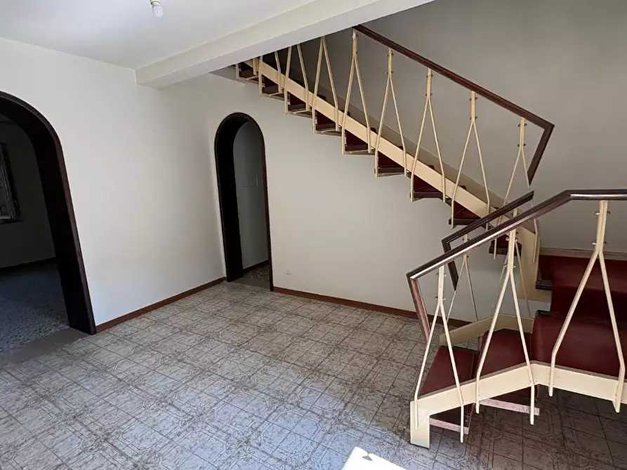 Immagine 5 di Casa indipendente in vendita  a Lucca