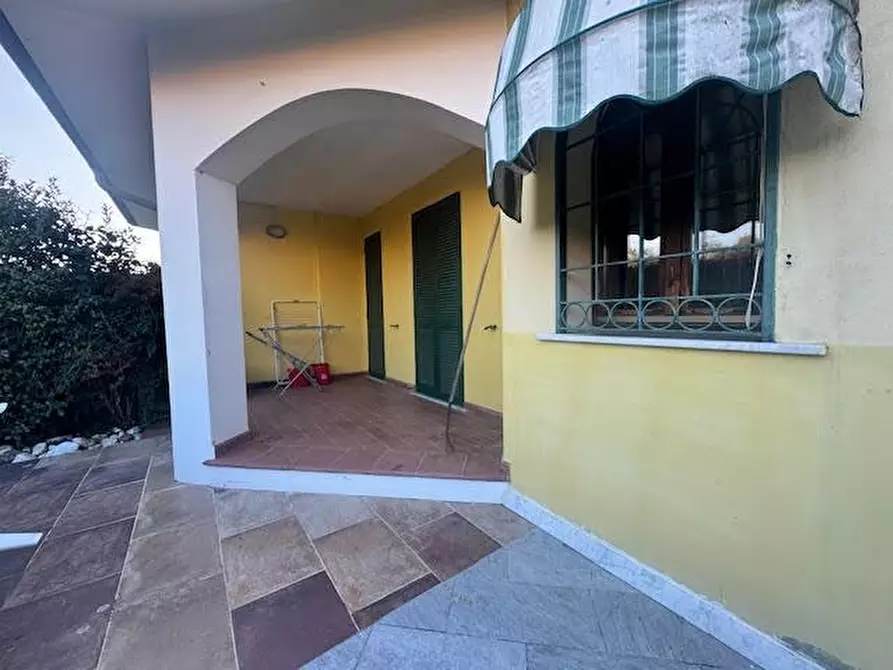 Immagine 11 di Appartamento in vendita  a Ortonovo