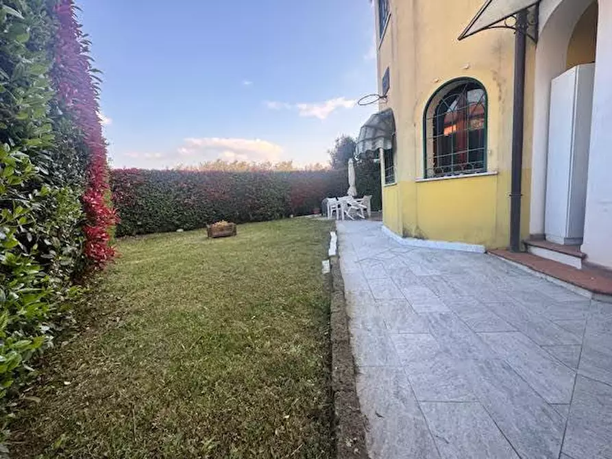 Immagine 9 di Appartamento in vendita  a Ortonovo