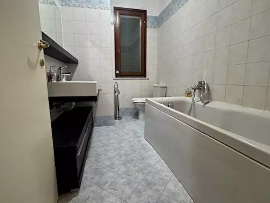 Immagine 8 di Appartamento in vendita  a Ortonovo