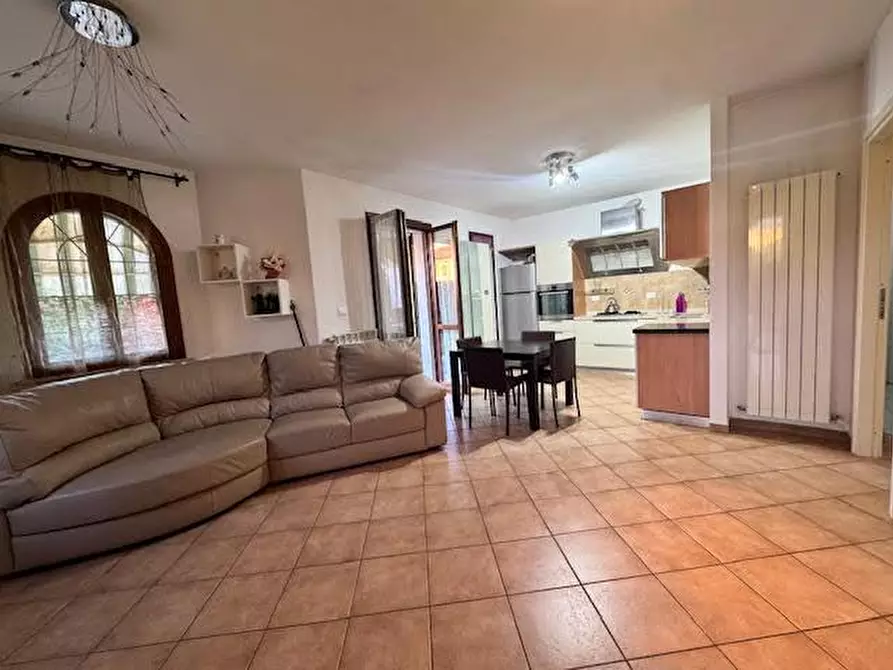 Immagine 15 di Appartamento in vendita  a Ortonovo