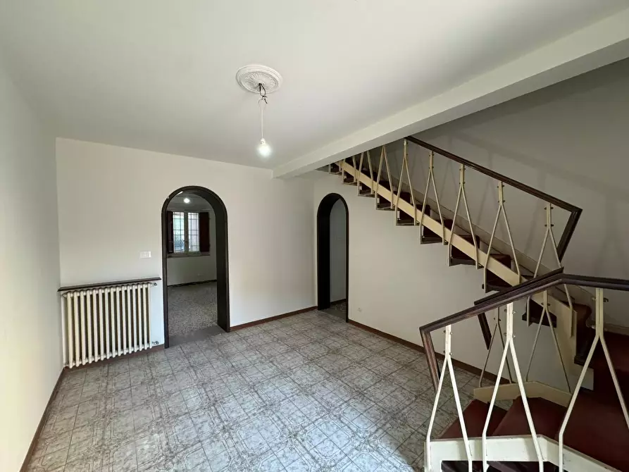 Immagine 21 di Casa semindipendente in vendita  a Lucca