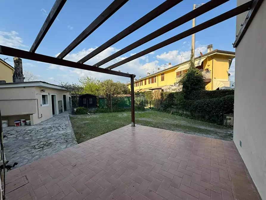 Immagine 23 di Casa semindipendente in vendita  a Lucca