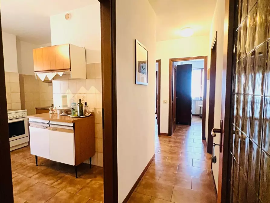 Immagine 6 di Appartamento in vendita  a Massa