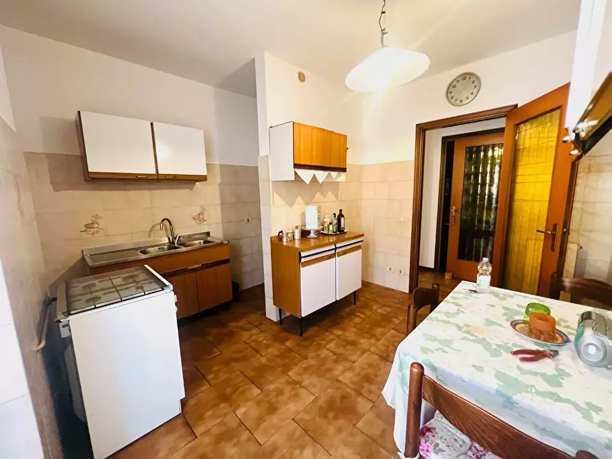 Immagine 8 di Appartamento in vendita  a Massa