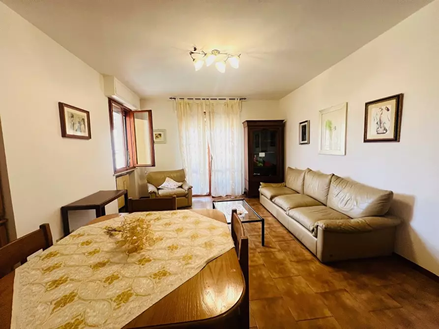 Immagine 2 di Appartamento in vendita  a Massa