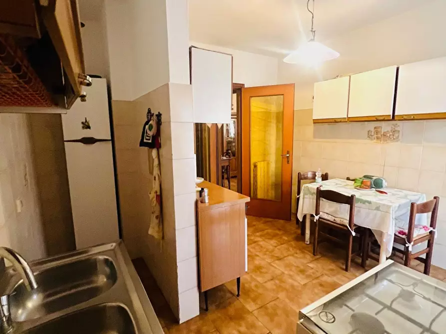 Immagine 9 di Appartamento in vendita  a Massa