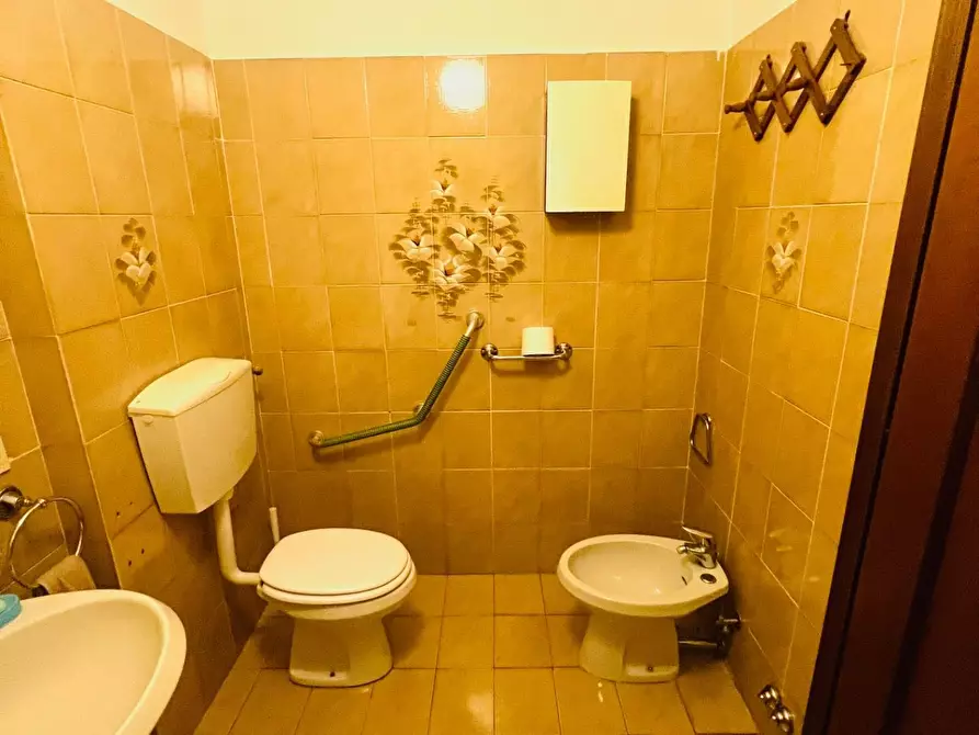 Immagine 14 di Appartamento in vendita  a Massa