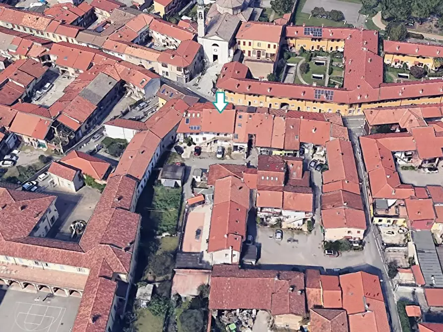 Immagine 2 di Negozio in vendita  a Nerviano